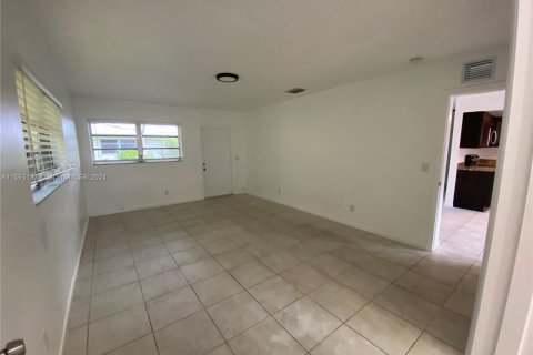 Immobilier commercial à vendre à Pompano Beach, Floride: 206.71 m2 № 1184929 - photo 9