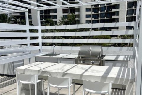 Condo in Miami, Florida, 2 bedrooms  № 1184392 - photo 24