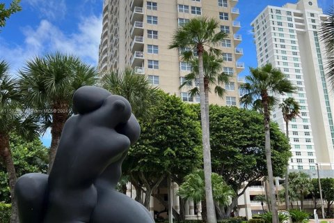 Condominio en venta en Miami, Florida, 2 dormitorios, 100.89 m2 № 1184392 - foto 2