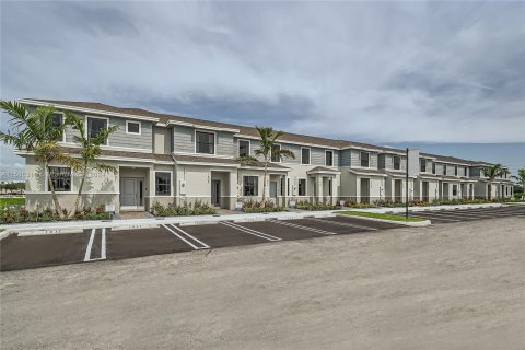 Touwnhouse à vendre à Florida City, Floride: 3 chambres, 135.64 m2 № 1171653 - photo 1