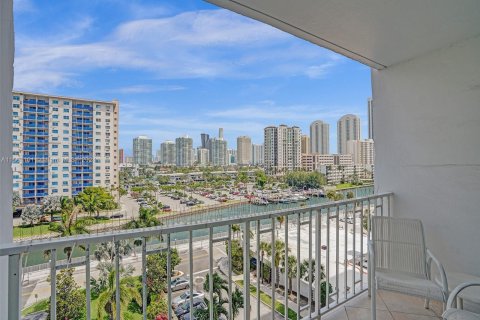 Condominio en venta en Sunny Isles Beach, Florida, 1 dormitorio, 70.79 m2 № 1099573 - foto 22