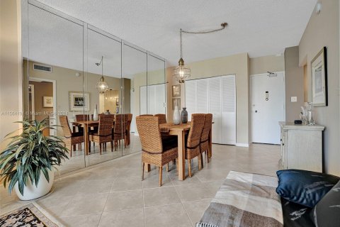 Copropriété à vendre à Sunny Isles Beach, Floride: 1 chambre, 70.79 m2 № 1099573 - photo 30