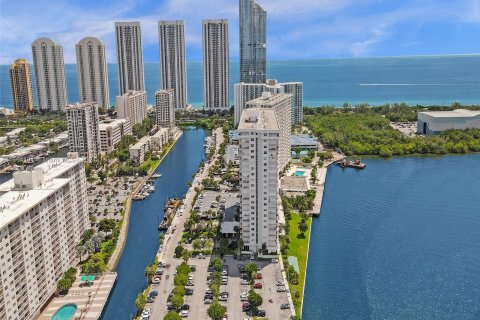 Condo in Sunny Isles Beach, Florida, 1 bedroom  № 1099573 - photo 4