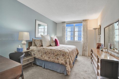 Condo in Sunny Isles Beach, Florida, 1 bedroom  № 1099573 - photo 11