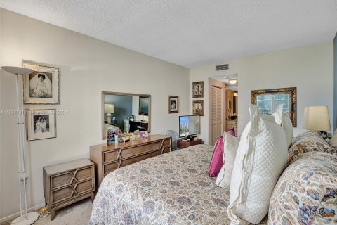 Condo in Sunny Isles Beach, Florida, 1 bedroom  № 1099573 - photo 13