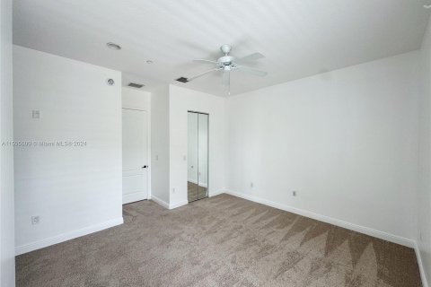 Condo in Fort Lauderdale, Florida, 3 bedrooms  № 1188389 - photo 20