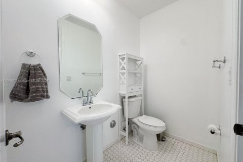 Condo in Fort Lauderdale, Florida, 3 bedrooms  № 1188389 - photo 12