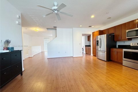 Condo in Fort Lauderdale, Florida, 3 bedrooms  № 1188389 - photo 4