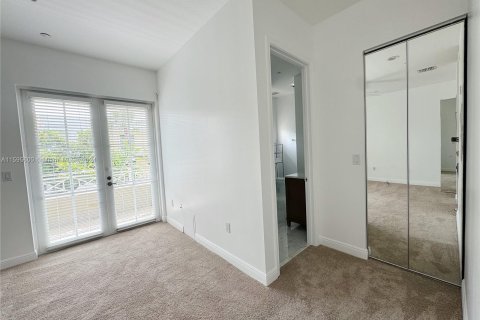 Condo in Fort Lauderdale, Florida, 3 bedrooms  № 1188389 - photo 22