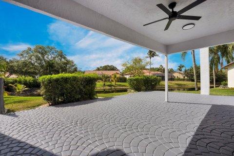 Villa ou maison à vendre à Coral Springs, Floride: 4 chambres, 259.48 m2 № 1163074 - photo 4