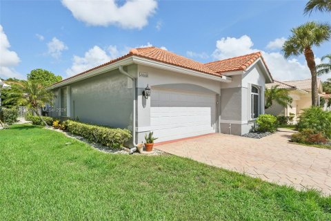 House in Boca Raton, Florida 3 bedrooms, 205.59 sq.m. № 1239083 - photo 4