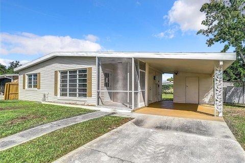 Villa ou maison à vendre à Port Charlotte, Floride: 2 chambres, 94.02 m2 № 1341913 - photo 3