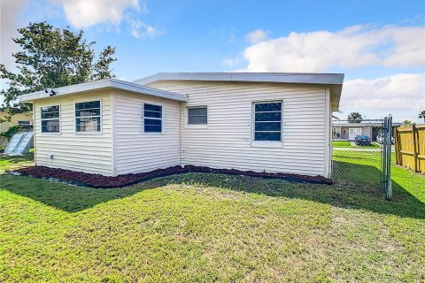 Villa ou maison à vendre à Port Charlotte, Floride: 2 chambres, 94.02 m2 № 1341913 - photo 27