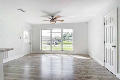 Villa ou maison à vendre à Port Charlotte, Floride: 2 chambres, 94.02 m2 № 1341913 - photo 8