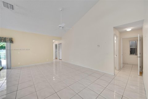 House in Pembroke Pines, Florida 4 bedrooms, 216.65 sq.m. № 1358563 - photo 22