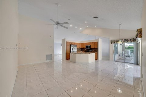 House in Pembroke Pines, Florida 4 bedrooms, 216.65 sq.m. № 1358563 - photo 24