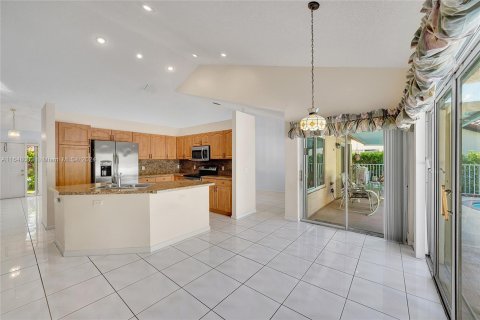 House in Pembroke Pines, Florida 4 bedrooms, 216.65 sq.m. № 1358563 - photo 17