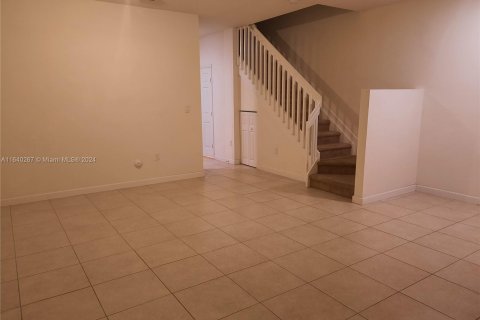 Adosado en alquiler en Hialeah, Florida, 3 dormitorios, 143.53 m2 № 1358562 - foto 21