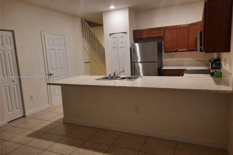 Adosado en alquiler en Hialeah, Florida, 3 dormitorios, 143.53 m2 № 1358562 - foto 18