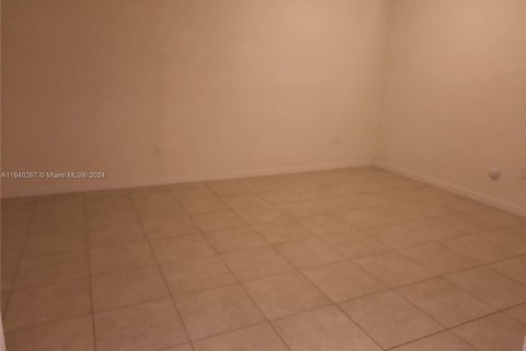 Touwnhouse à louer à Hialeah, Floride: 3 chambres, 143.53 m2 № 1358562 - photo 19