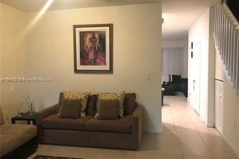 Adosado en alquiler en Hialeah, Florida, 3 dormitorios, 143.53 m2 № 1358562 - foto 6