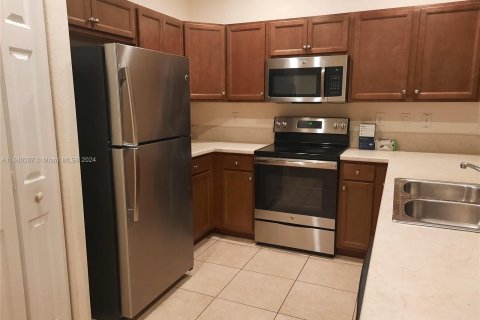 Adosado en alquiler en Hialeah, Florida, 3 dormitorios, 143.53 m2 № 1358562 - foto 4