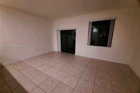 Adosado en alquiler en Hialeah, Florida, 3 dormitorios, 143.53 m2 № 1358562 - foto 14