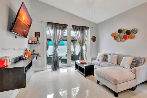 Villa ou maison à louer à Pembroke Pines, Floride: 3 chambres, 146.97 m2 № 1358606 - photo 10