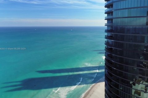 Condominio en venta en Sunny Isles Beach, Florida, 3 dormitorios, 294.59 m2 № 953957 - foto 9