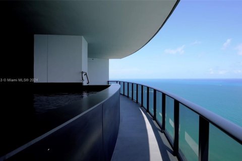 Condominio en venta en Sunny Isles Beach, Florida, 3 dormitorios, 294.59 m2 № 953957 - foto 11