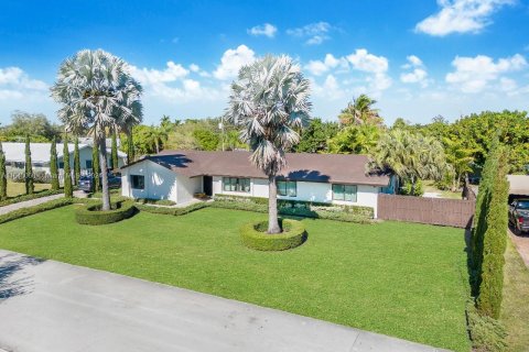 Villa ou maison à vendre à Cutler Bay, Floride: 4 chambres, 222.87 m2 № 1331262 - photo 6