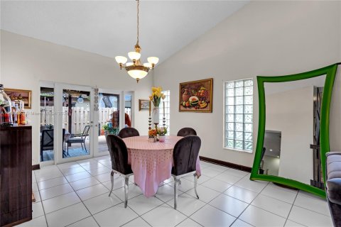 Casa en venta en Miami, Florida, 4 dormitorios, 224.92 m2 № 1331915 - foto 16