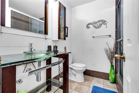 Casa en venta en Miami, Florida, 4 dormitorios, 224.92 m2 № 1331915 - foto 27