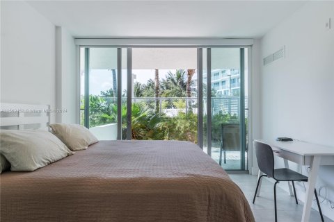 Copropriété à vendre à Miami Beach, Floride: 2 chambres, 105.44 m2 № 1153656 - photo 12