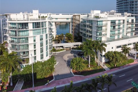 Copropriété à vendre à Miami Beach, Floride: 2 chambres, 105.44 m2 № 1153656 - photo 30