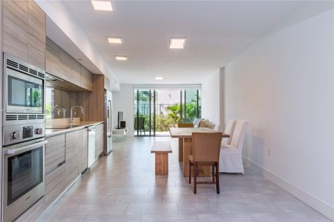 Copropriété à vendre à Miami Beach, Floride: 2 chambres, 105.44 m2 № 1153656 - photo 6