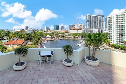 Copropriété à vendre à Fort Lauderdale, Floride: 2 chambres, 100.24 m2 № 1217607 - photo 28