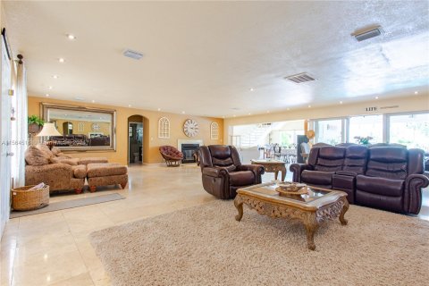 House in Fort Lauderdale, Florida 4 bedrooms, 258.64 sq.m. № 1099825 - photo 21