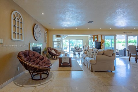 House in Fort Lauderdale, Florida 4 bedrooms, 258.64 sq.m. № 1099825 - photo 14