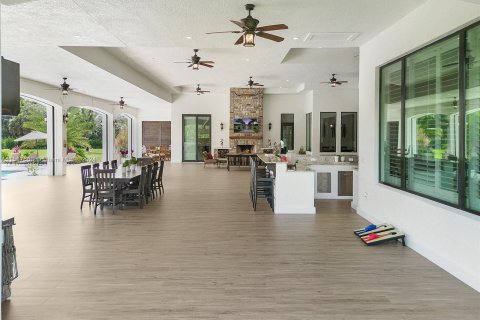 House in Naples, Florida 4 bedrooms, 395.48 sq.m. № 1177586 - photo 27
