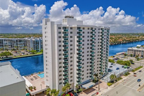 Condominio en venta en Hollywood, Florida, 2 dormitorios, 112.6 m2 № 1320893 - foto 20