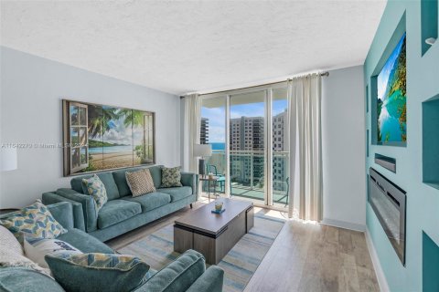 Condominio en venta en Hollywood, Florida, 2 dormitorios, 112.6 m2 № 1320893 - foto 1