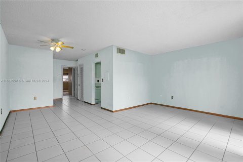 Condominio en venta en Miami, Florida, 1 dormitorio, 58.99 m2 № 1429865 - foto 15