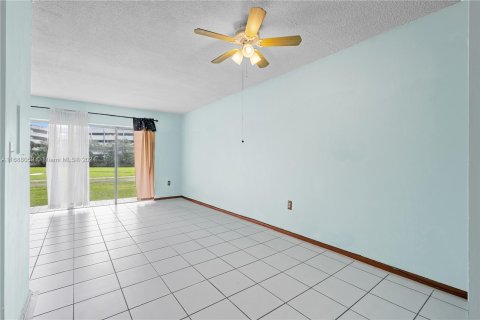 Condominio en venta en Miami, Florida, 1 dormitorio, 58.99 m2 № 1429865 - foto 6