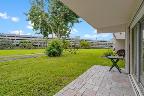 Condominio en venta en Miami, Florida, 1 dormitorio, 58.99 m2 № 1429865 - foto 1