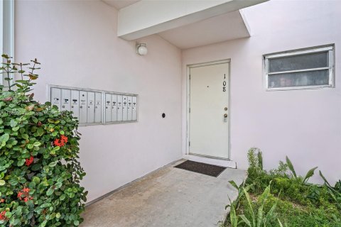 Condominio en venta en Miami, Florida, 1 dormitorio, 58.99 m2 № 1429865 - foto 4