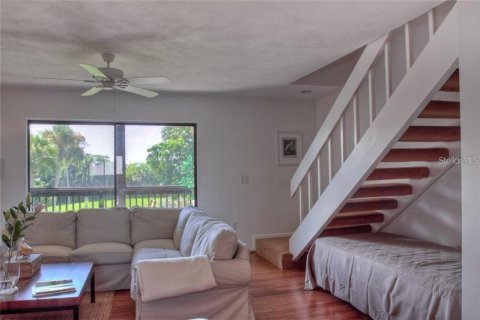 Condo in Sarasota, Florida, 2 bedrooms  № 228635 - photo 13