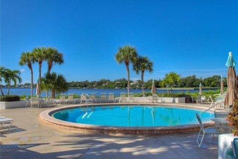 Condominio en alquiler en Sarasota, Florida, 2 dormitorios, 107.02 m2 № 228635 - foto 25