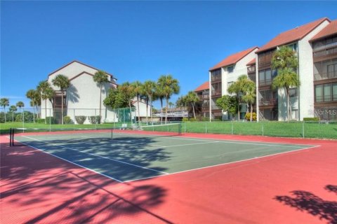 Condominio en alquiler en Sarasota, Florida, 2 dormitorios, 107.02 m2 № 228635 - foto 20