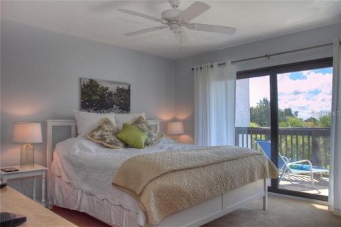 Condo in Sarasota, Florida, 2 bedrooms  № 228635 - photo 14